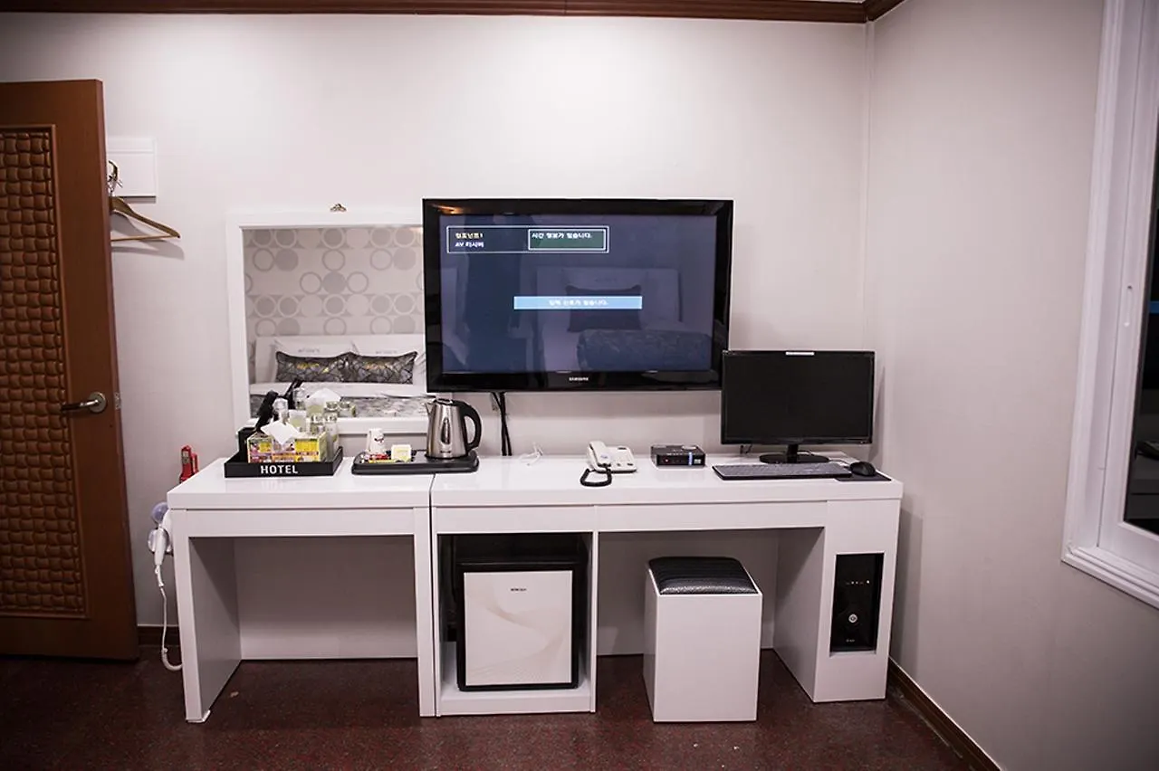 Picasso Motel Busan 2*,